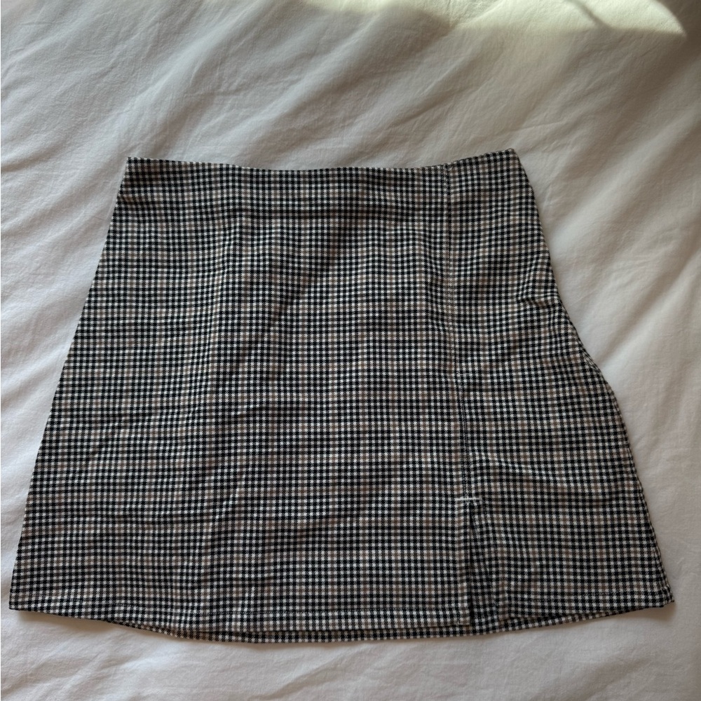 Hollister Black and White Mini Skirt